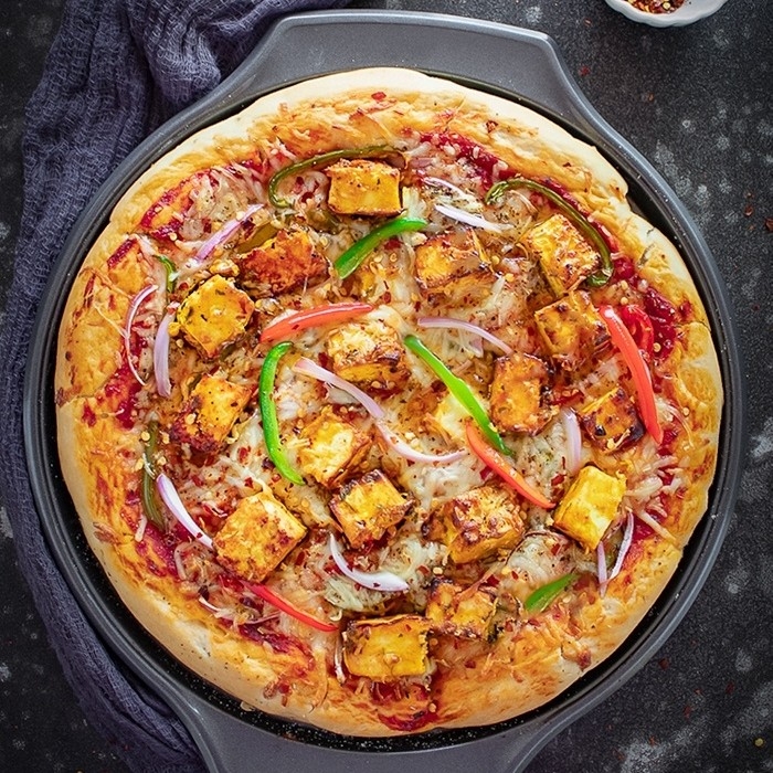 Paneer tikki pizza